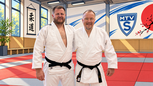 Viktor Bresse und André Bronowicki im Judoanzug vor dem MTV-Logo